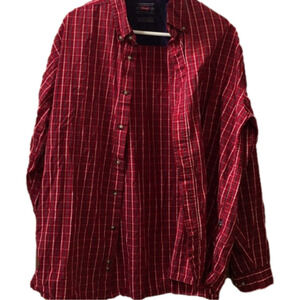 Wrangler Mens Red plaid long sleeve  button shirt. Size large